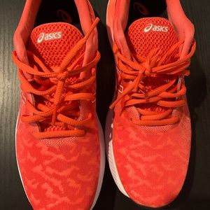 Womens ASICS Gel running shoe, size 9.5